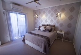 Classic Bedroom (7)